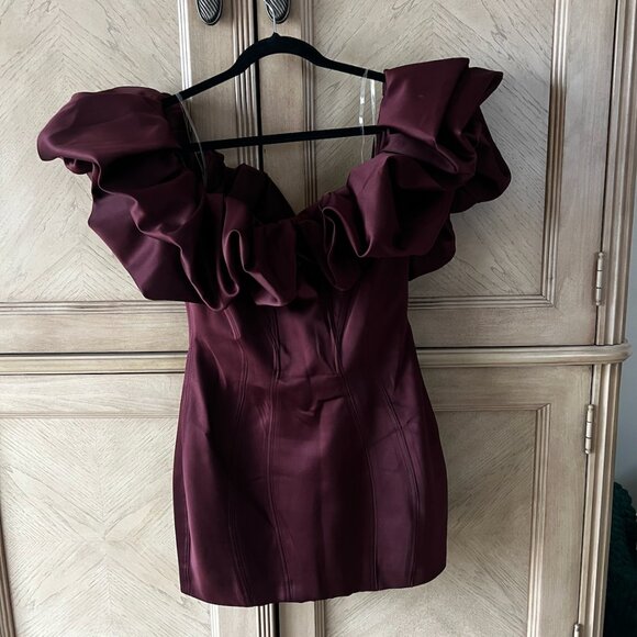 House of CB Selena Dress Wine Color Size Large - Picture 1 of 4
